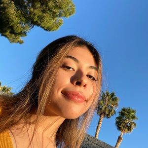 Meet your Posher, Ursula belen